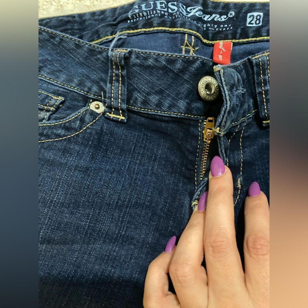 Classic Guess Jeans  - Picture 5 of 9